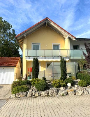 Einfamilienhaus mit Garage, Einbauküche und Terrasse in attraktiver Lage