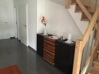 Gepflegte 4,5-Zimmer-Maisonette-Wohnung mit Balkon, Einbauküche, Kellerabteil in Waghäusel-Wiesental