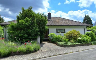 Freistehendes Einfamilienhaus mit Blick auf die Weinberge