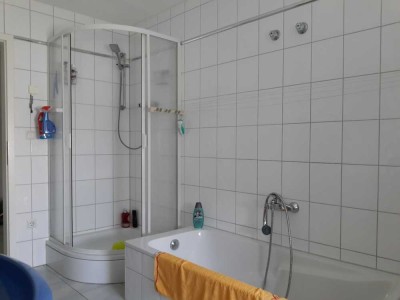 Schönes WG-Zimmer mit Zugang zu Küche & Bad in Aurach bei Ansbach