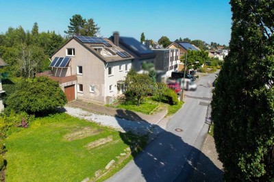 Geschmackvolle Doppelhaushälfte mit ca. 170 m² Gesamtfläche und idyllischem Garten in Top-Lage