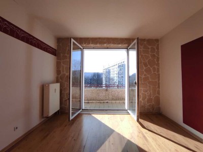 Termin sichern! Bezugsfreies schönes 3‑Zimmer‑Apartment in saniertem Altbau! ☎️ 0172‑3261193