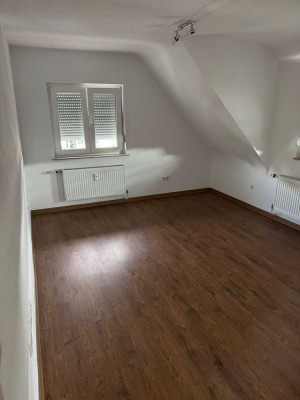 Exklusive 2-Raum-Dachgeschosswohnung mit gehobener Innenausstattung in Leonberg