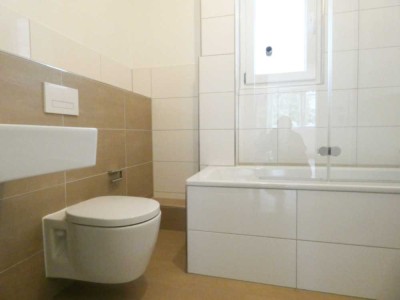 *** Modernisierte 2-Zi-Altbauwohnung mit Wohnküche und Loggia im beliebten Luisenhof sucht neuen