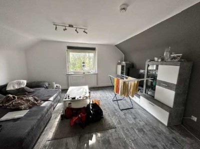 Vermietete 2,5-Zimmer-Dachgeschosswohnung mit Einbauküche