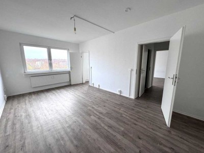 reserviert !!** ab sofort ** 2 Raum Wohnung ** Aufzug ** Badewanne **