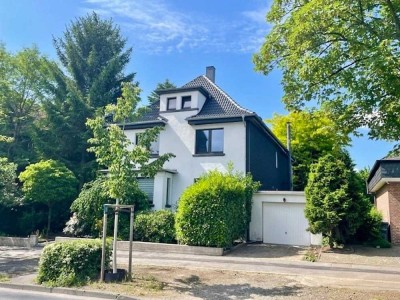 Tolle Lage mit Blick auf die Felder! Hier werden Träume als EFH oder Mehrgenerationshaus wahr