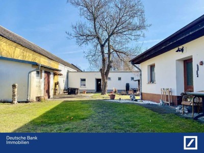 Charmantes Wohnensemble mit großem Grundstück und Gastronomie