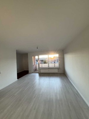 Großzügig geschnitten - Balkon - Einbauküche!