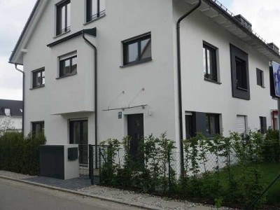 Lichtdurchflutete  Eckeinheit  "Haus im Haus"  mit Terrasse &  Garten * NEUWERTIG *