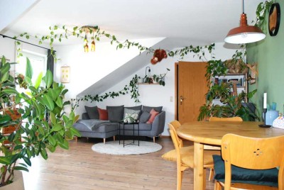 „Charmante 2-Zimmer-Dachgeschosswohnung mit Balkon und TG-Stellplatz in Top-Lage von Pfaffenhofen“