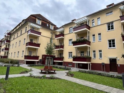 3-Raum-Wohnung im sanierten Albau – Bad mit Wanne und Dusche