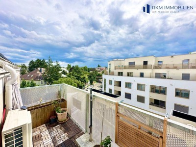 Helle Dachgeschosswohnung mit Balkon und perfekter Anbindung