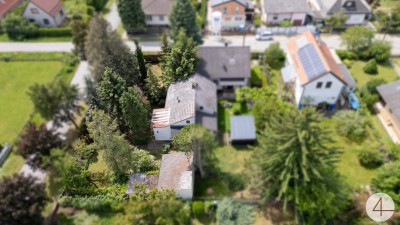 Kleines Haus auf idyllischem Eckgrundstück