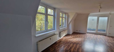Schöne 3 RW im Dachgeschoß mit Balkon, Gäste WC, PKW-Stellplatz und Keller