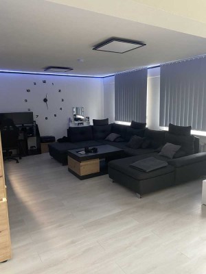 Vollständig renovierte 2-Zimmer-Wohnung mit Balkon und EBK in Bovenden
