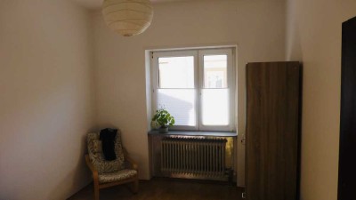 Helle 3-Zimmer-Altbauwohnung mit Gemeinschaftsgarten in der Südstadt