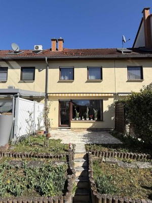 Gepflegtes Einfamilienhaus mit Terrasse und kleinem Garten