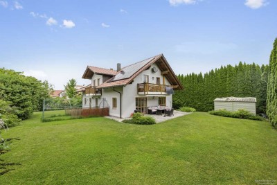 Ruhig gelegenes Zweifamilienhaus mit großzügigem Garten - Ideal für Familien & Kapitalanleger!