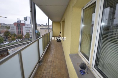 Sanierungsbedürftige 2-Zimmer Wohnung mit sonniger Loggia