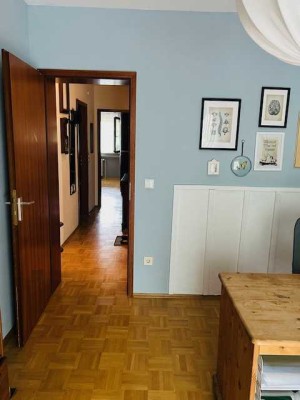 Attraktive 4-Zimmer-Wohnung mit 2 Balkonen in ruhiger Lage von Friedrichsdorf