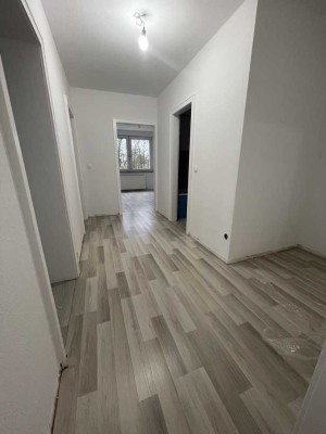 Frisch renovierte 3 Zi Wohnung mit Balkon in Altwarmbüchen