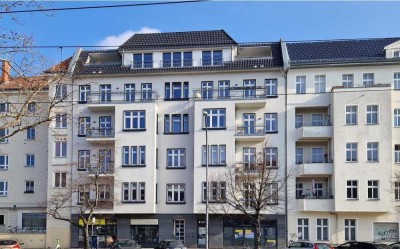 Der Blick nach Süden in die Sonne - wunderschöne Altbau-Wohnung im Bötzowviertel