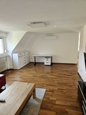 Möblierte Exklusive 4-Raum-DG-Wohnung mit gehobener Innenausstattung mit Balkon und EBK Kornwestheim