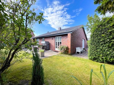Bezugsfertig, Top-Zustand:  Freistehendes EFH, 2 Bäder, Sauna, Kaminofen, Naturstein-Terrasse