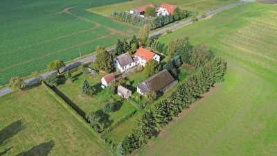 Idyllischer Gutshof mit 4 Wohnungen, Scheune und Garage auf großzügigem Grundstück