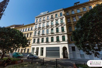 Sanierungsbedürftige Garconniere - westseitige Terrasse