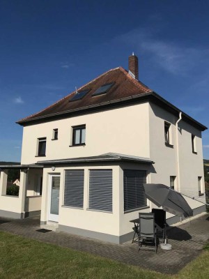 Moderne möblierte 2-Zimmer Wohnung in Kahla