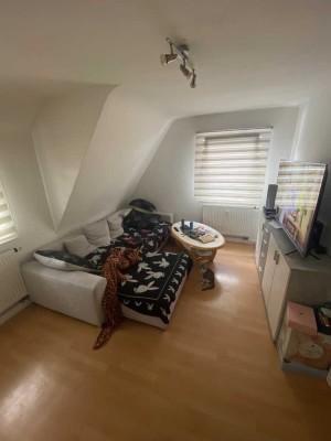 3.-Zi.-Whg., Wärmedämmung, *renoviert*, Stellplatz, großer Dachboden