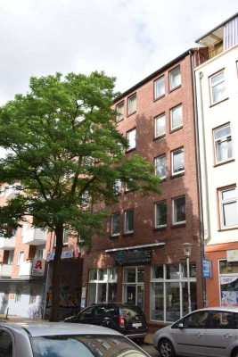 Modernisierte DG-Wohnung in gefragter Lage von Kiel-Gaarden