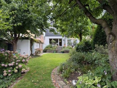 Charmantes 2-Familienhaus