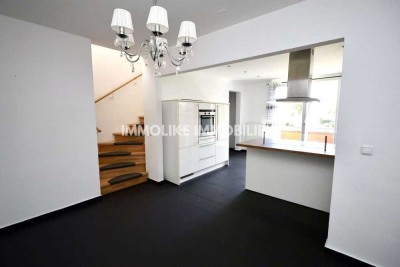 ** Helle Townhouse- Etagenwohnung mit Loggia in Frankfurt- Riedberg **