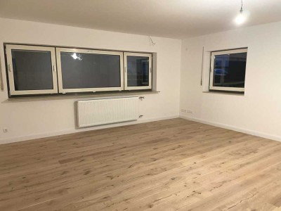 Frisch renovierte 3-Zimmer-Wohnung mit neuer Einbauküche