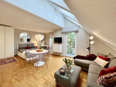 Sonnendurchflutetes Loft-Ambiente mit Balkon & Charakter-möbliert und bezugsfertig!