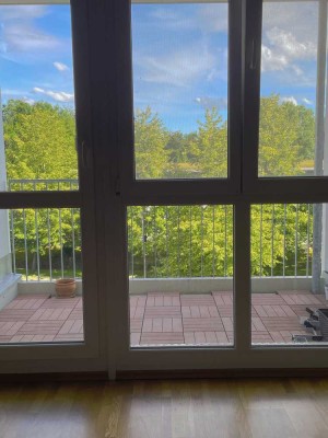 Helle 2-Zimmer Wohnung mit Balkon im 2. OG in Bogenhausen