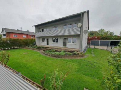 Helle 4-Zimmer Wohnung mit Balkon in Ampfing