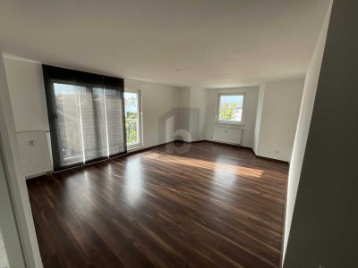 HELLES ZUHAUSE MIT BALKON UND GARAGE