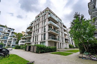 Mitten in Mitte: Großzügige Wohnung mit Garten-Terrasse in TOP-Lage