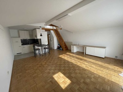 Möblierte 1,5-Raum-DG-Wohnung mit gehobener Innenausstattung und Einbauküche in Neufahrn