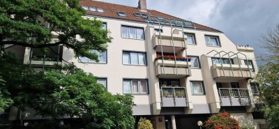 Super Lage, 3 Zimmer Wohnung mit Balkon, Aufzug, Carport