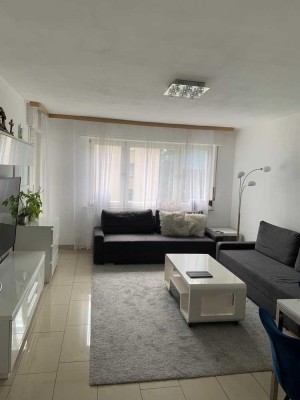 Exklusive, sanierte 3-Zimmer-Wohnung mit Balkon und Einbauküche in Wiesbaden, Verhandlundsbasis