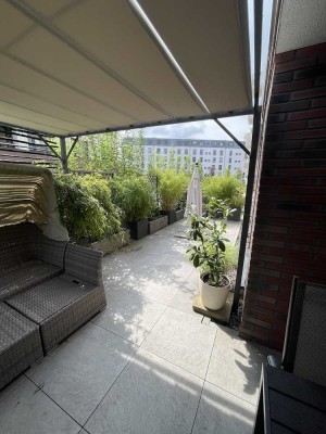 Große Terrasse für die ganze Familie