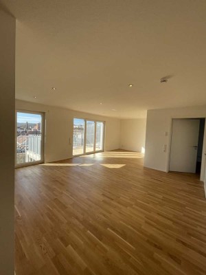 Neubau Penthouse-Wohnung mit EBK , Balkon+ Terrasse : attraktive 3-Zimmer in Kaiserslautern