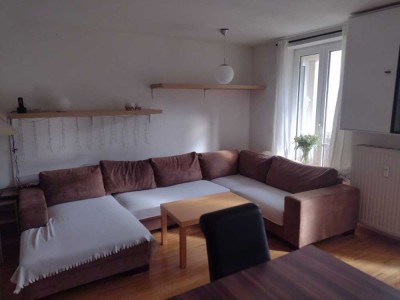 Stilvolle, geräumige 2-Zimmer-Wohnung, möbliert, in München befristet