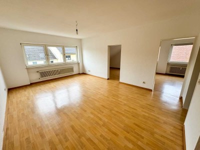 Gut geschnittene 3-Zimmer-DG-Wohnung in ruhiger Lage von Eschborn!