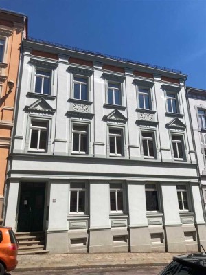 Gemütliche 4-Zimmer mit Laminat und Tageslicht Wannenbad  in guter Lage!